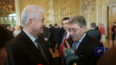 Photo of video | „Mai bine Voronin decât Dodon”. Ghimpu, laude pentru liderul PCRM: Dacă-l iubește poporul, ce să-i faci?