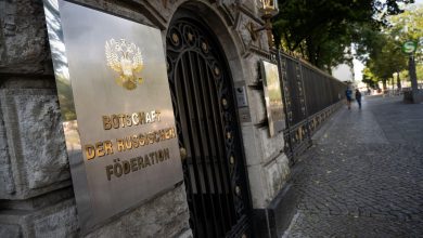 Photo of Diplomat rus, găsit mort în fața ambasadei din Berlin. Ar fi căzut de la etaj în urma unui „accident tragic”