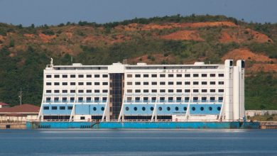 Photo of Primul hotel plutitor din lume, inaugurat în Australia cu 33 de ani în urmă, ruginește într-un port din Coreea de Nord