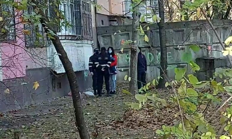 Photo of video | Cum a fost ucis copilul de aproape 2 ani de la Ciocana? Suspecta a reconstituit omorul în fața polițiștilor