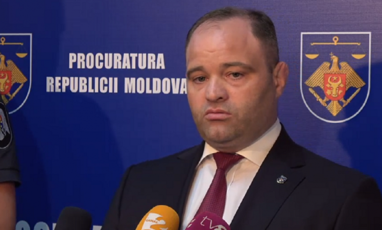 Photo of Perchezițiile de la domiciliul lui Igor Popa: Procurorul a fost reținut