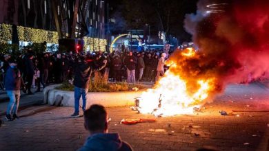 Photo of foto | Proteste violente la Rotterdam, împotriva restricțiilor: Sute de oameni au incendiat mașini și au spart vitrine