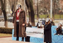 Photo of foto | Protest mascat la Parlament: „Venim să facem bine. Vrem o altfel de politika”