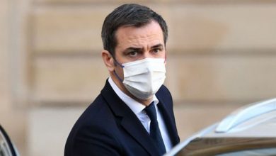 Photo of Franța introduce noi restricții din cauza Omicron. Ministrul Sănătății spune că urmează un „mega val”