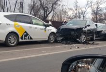 Photo of update, foto, video | Patru mașini au fost implicate într-un accident, după ce un taximetrist a intrat pe contrasens