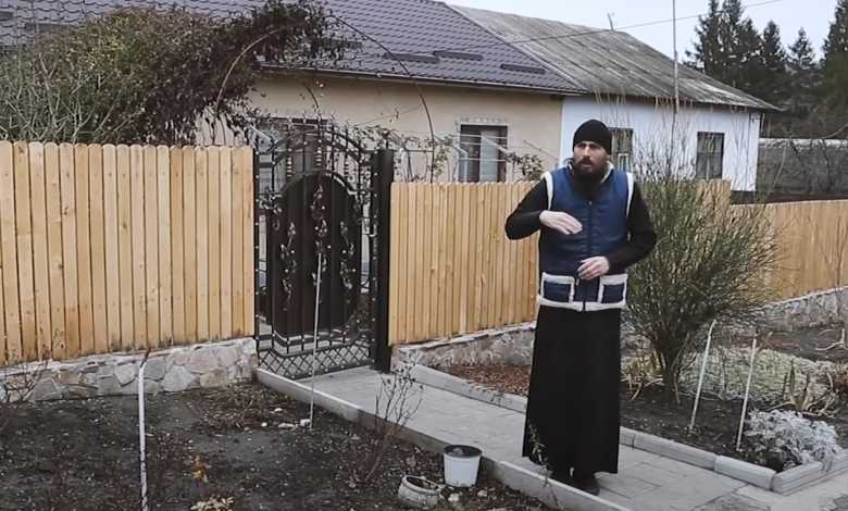 Photo of video | Explicația unui preot care refuză să înmormânteze persoane vaccinate anti-COVID: „Nu vreau să-mi iau asupra mea așa păcat”