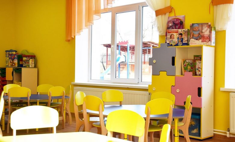 Photo of video | „Lasă labele jos”: Copii pălmuiți și înjosiți de o educatoare și dădacă din Bălți