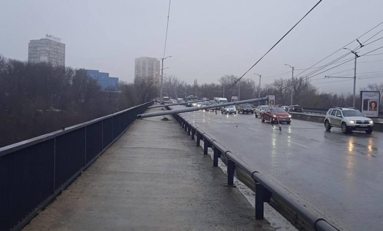 Photo of Ion Ceban, după căderea celor doi piloni de pe viaduct: „Au ajuns într-o stare gravă. Toți vor fi verificați de specialişti”