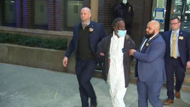 Photo of O femeie a murit după ce a fost împinsă în fața metroului, la New York. Suspectul a fugit, dar apoi s-a predat poliției