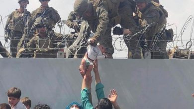 Photo of Bebeluș pierdut în haosul de pe aeroportul din Afganistan, găsit și returnat familiei după 5 luni. Incredibila poveste a băiețelului