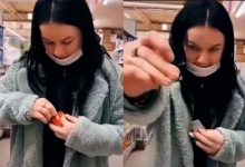 Photo of video | O tânără, filmată cum înţeapă mai multe prezervative, apoi le pune la loc pe raft. Reacția supermarketului