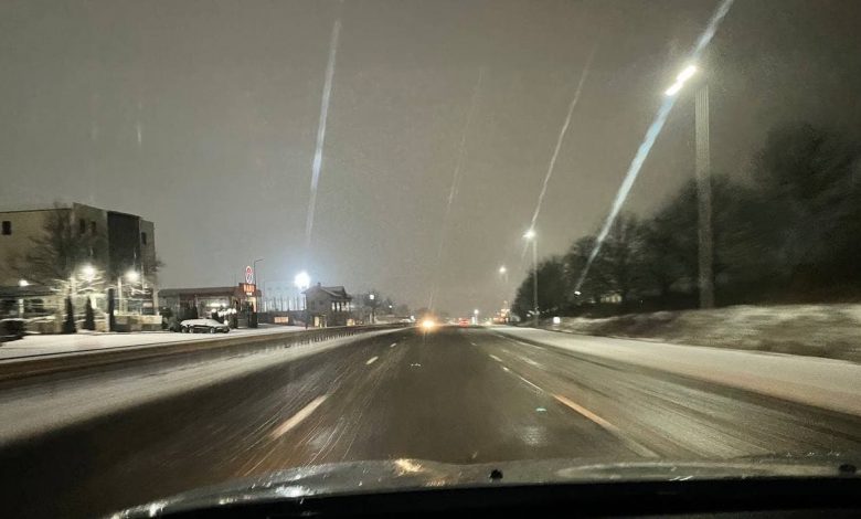 Photo of Pe drumurile naționale se circulă în condiții de iarnă. Peste 125 de tone de material antiderapant au fost împrăștiate