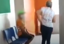 Photo of video | Cum și-a dus o femeie soțul legat de funie la vaccinare