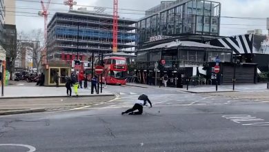 Photo of video | Nouă morți din cauza furtunii Eunice. Imagini virale la Londra, cu oameni doborâți de vântul extrem de puternic