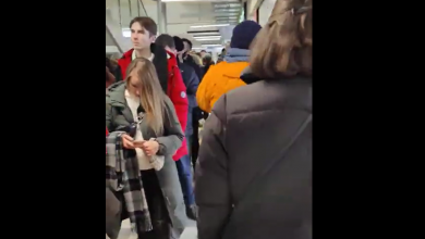 Photo of video | Cozi uriașe la unele bancomate din Rusia, urmare a sancțiunilor impuse de Occident
