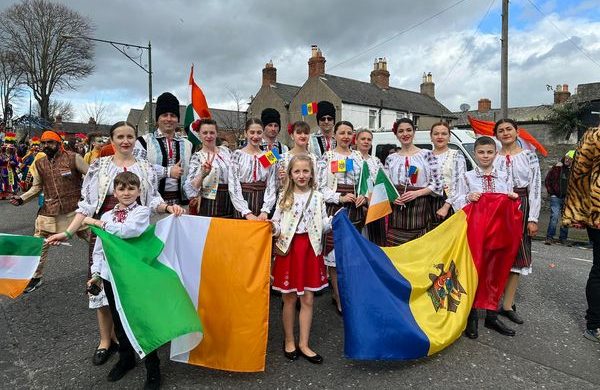 Photo of foto, video | În costume populare și cu drapelul țării. Cum au defilat moldovenii din Dublin la parada de ziua Sf. Patrick