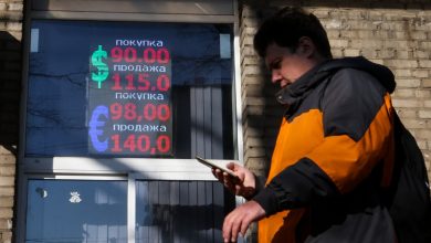 Photo of Rușii încep să simtă efectul sancțiunilor economice. Tânăr din Moscova: „Mă tem că ne transformăm în Coreea de Nord”