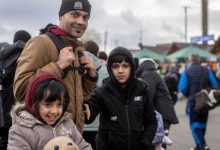 Photo of „Am fugit de un război, iar acum a început altul”. Momente grele pentru un afgan refugiat acum un an în Ucraina