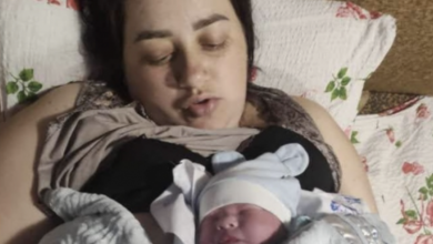 Photo of Soldații ruși nu ar fi lăsat-o să meargă la spital și a născut asistată de moașă și doctor prin Skype. Povestea unei tinere din Nikolaev