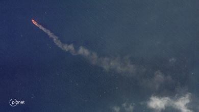 Photo of CNN: Petrolierul moldovenesc, care ar fi fost lovit de o rachetă rusă, încă fumegă în Marea Neagră