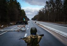 Photo of foto | Armata Ucrainei a distrus un camion militar rusesc plin cu lucruri furate de soldații ruși