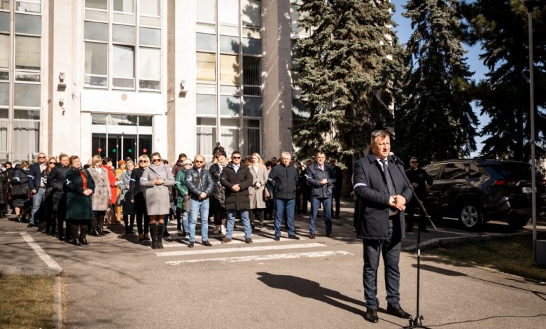 Photo of video | Școlile, grădinițele și instituțiile publice din Orhei intră în grevă japoneză