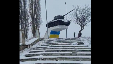 Photo of video | Pe tancul sovietic din Cinișeuți a apărut drapelul Ucrainei