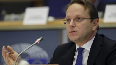 Photo of Comisar european: Trebuie să investim 3-4 miliarde de euro în R. Moldova. Are nevoie de dezvoltare şi locuri de muncă