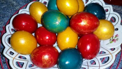 Photo of Vopsea din comerț sau ingrediente naturale? Cum și cu ce putem da culoare ouălor de Paște