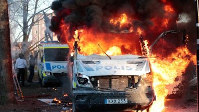 Photo of Trei oameni au fost răniți de gloanțe în Suedia, în urma unor proteste ale extremiștilor care au ars Coranul