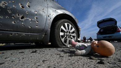 Photo of video | Masacrul de lângă Kiev: Militarii ruși sunt acuzați că au împuşcat femei şi au trecut cu tancul peste ele