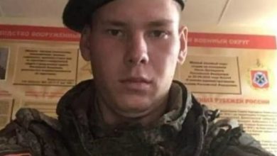 Photo of Soldatul rus care s-ar fi filmat batjocorind o fetiță ucraineană de un an, iar apoi a împușcat-o, a fost arestat