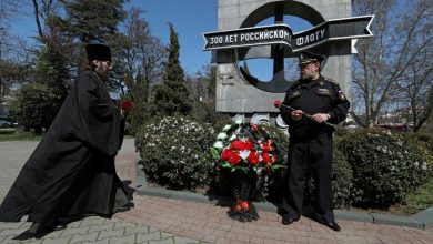 Photo of foto, video | „Înmormântarea navei amiral”. Ruşii au depus coroane şi au ţinut momente de reculegere la Sevastopol