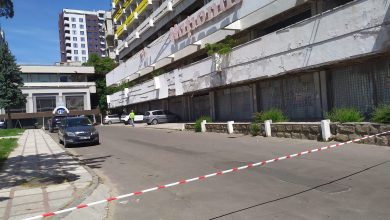 Photo of foto, video | Zona Hotelului Național, încercuită: Clădirea ar urma să fie demolată. Reacția Primăriei și a Poliției