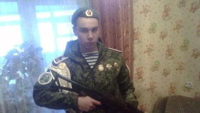 Photo of Un soldat care a măcelărit civilii din Bucea a fost identificat după ce și-ar fi lăsat contul de Instagram pe peretele unei case