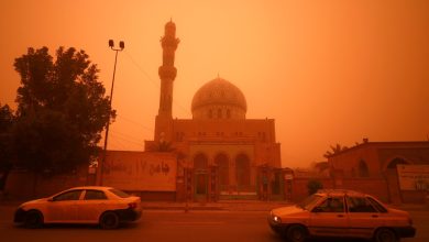 Photo of foto | Irakul, acoperit de un strat gros de praf portocaliu: Oameni acuză probleme respiratorii, iar aeroporturile au fost închise