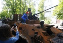 Photo of foto | Ucrainenii au organizat parada epavelor rusești. Blindatele distruse ale rușilor, scoase pe străzile din Kiev