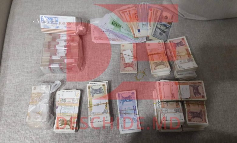Photo of foto | Zeci de mii de euro și circa jumătate de milion de lei. Rezultatele perchezițiilor în care este vizat Igor Dodon