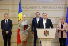 Photo of Partidul Șor va vota pentru ridicarea imunității lui Șor și Tauber și promite dezvăluiri despre „adevărații beneficiari” ai furtului miliardului