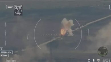 Photo of video | Ucraina publică noi imagini spectaculoase cu momentul distrugerii unei coloane blindate rusești