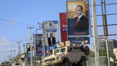 Photo of Explozii în locul unde au loc alegerile prezidențiale în Somalia: Dintr-o populație de 16 milioane, votează doar 329 de persoane