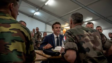 Photo of A refuzat hotelul. Macron a dormit într-un cort în vizita sa din România