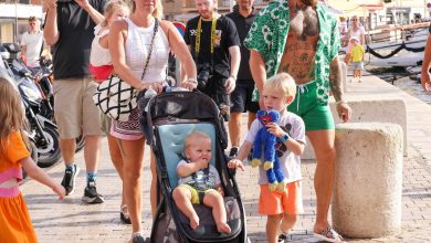 Photo of foto | Conor McGregor se relaxează cu familia în Saint Tropez. Sportivul și-a dus copii și logodnica într-o vacanță pe iaht
