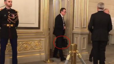 Photo of video | Putin ar avea un bodyguard special care să îi colecteze fluidele corporale după ce merge la baie