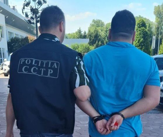 Photo of Un român condamnat pentru proxenetism și anunțat în căutare din 2019, extrădat din Spania în R. Moldova