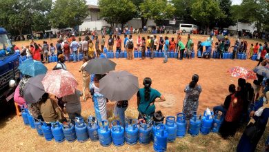 Photo of foto, video | Stare de urgență în Sri Lanka: Protestatarii au intrat cu forța în biroul premierului