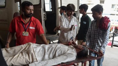 Photo of foto | Zeci de persoane au murit în India după ce au băut alcool de contrabandă de la un traficant. 97 de oameni, internați la spital