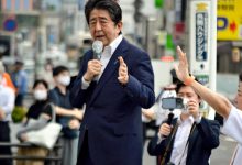 Photo of video | Momentul în care ex-premierul Japoniei, Shinzo Abe, este împuşcat în timp ce ține un discurs