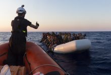 Photo of Peste 1000 de migranți salvați aşteaptă pe nave ale ONG-urilor să fie lăsați să debarce în Europa