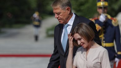 Photo of Iohannis, după întrevederea cu Sandu: Vom face paşi decisivi pentru interconectarea reţelelor de energie electrică din România şi R. Moldova